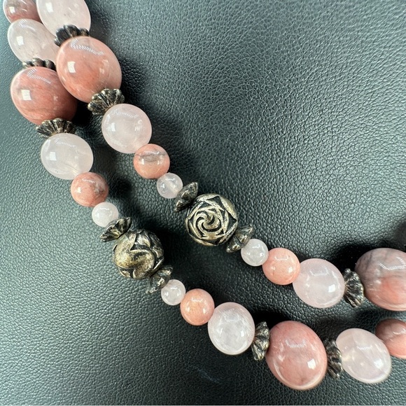 Pink Stone & Quartz Beaded Necklace Two Layer Silver-tone Bead Rose Spacers 18” - Picture 4 of 8